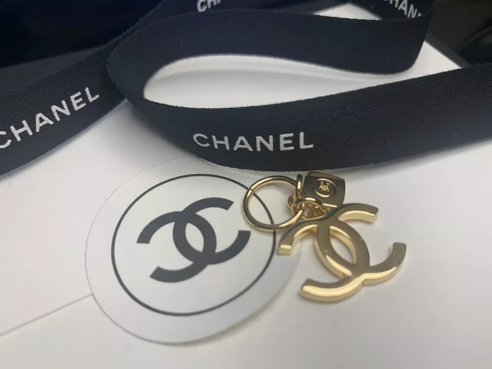 Rare (1) CHANEL Beauty 2023 VIP Gift “Chanel” Logo Gold Novelty Charm Pendant