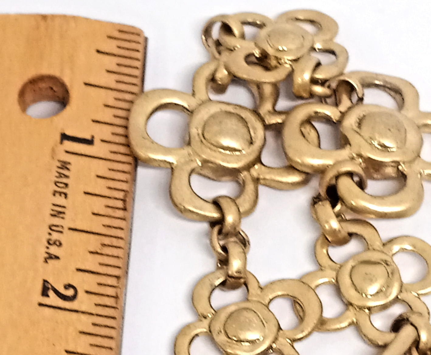 JS Gold Tone Large Clover Link Bracelet Size 6 Inch