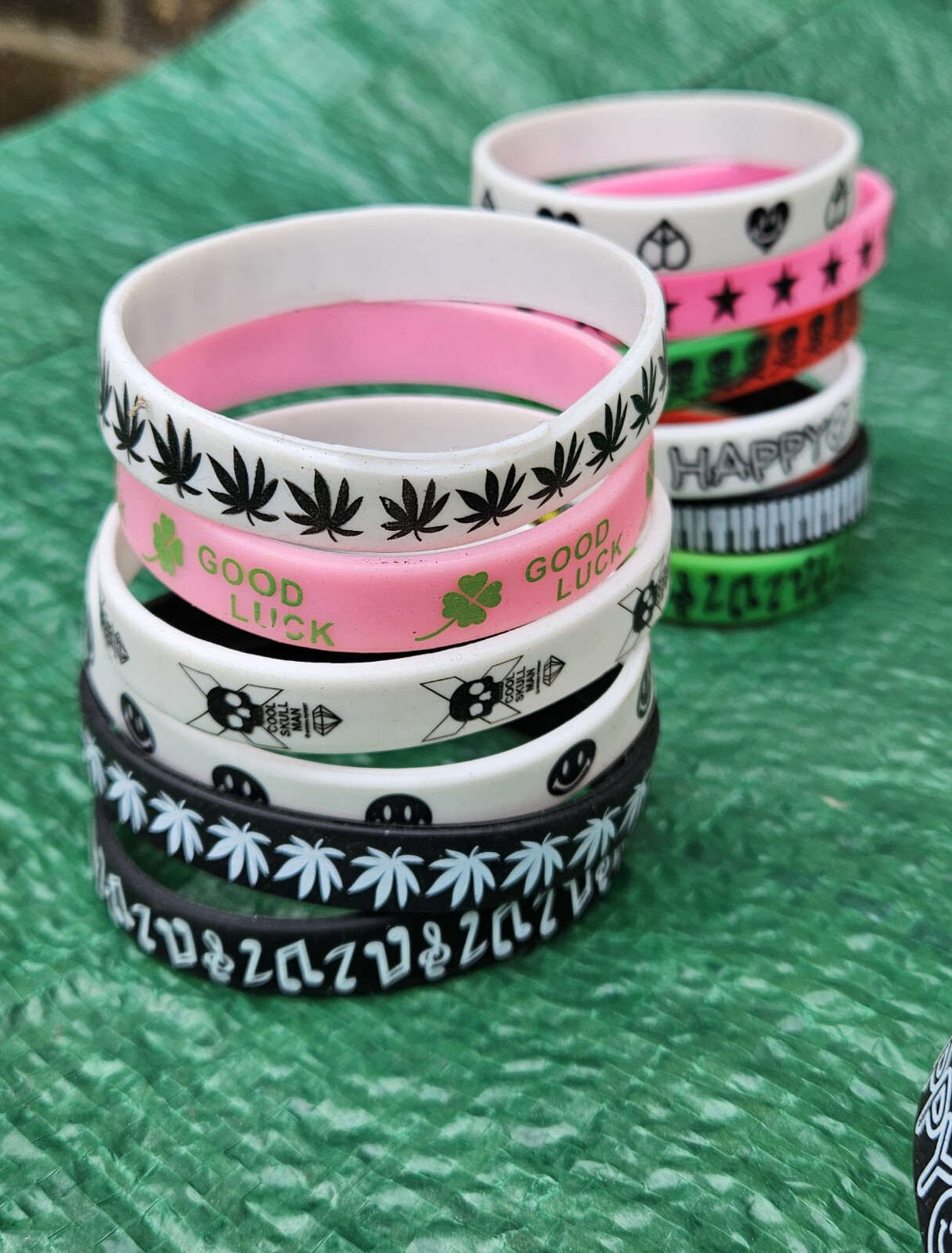 50x Fashion Adult Unisex Patterned Silicone Rubber WristBand Friendship Bracelet