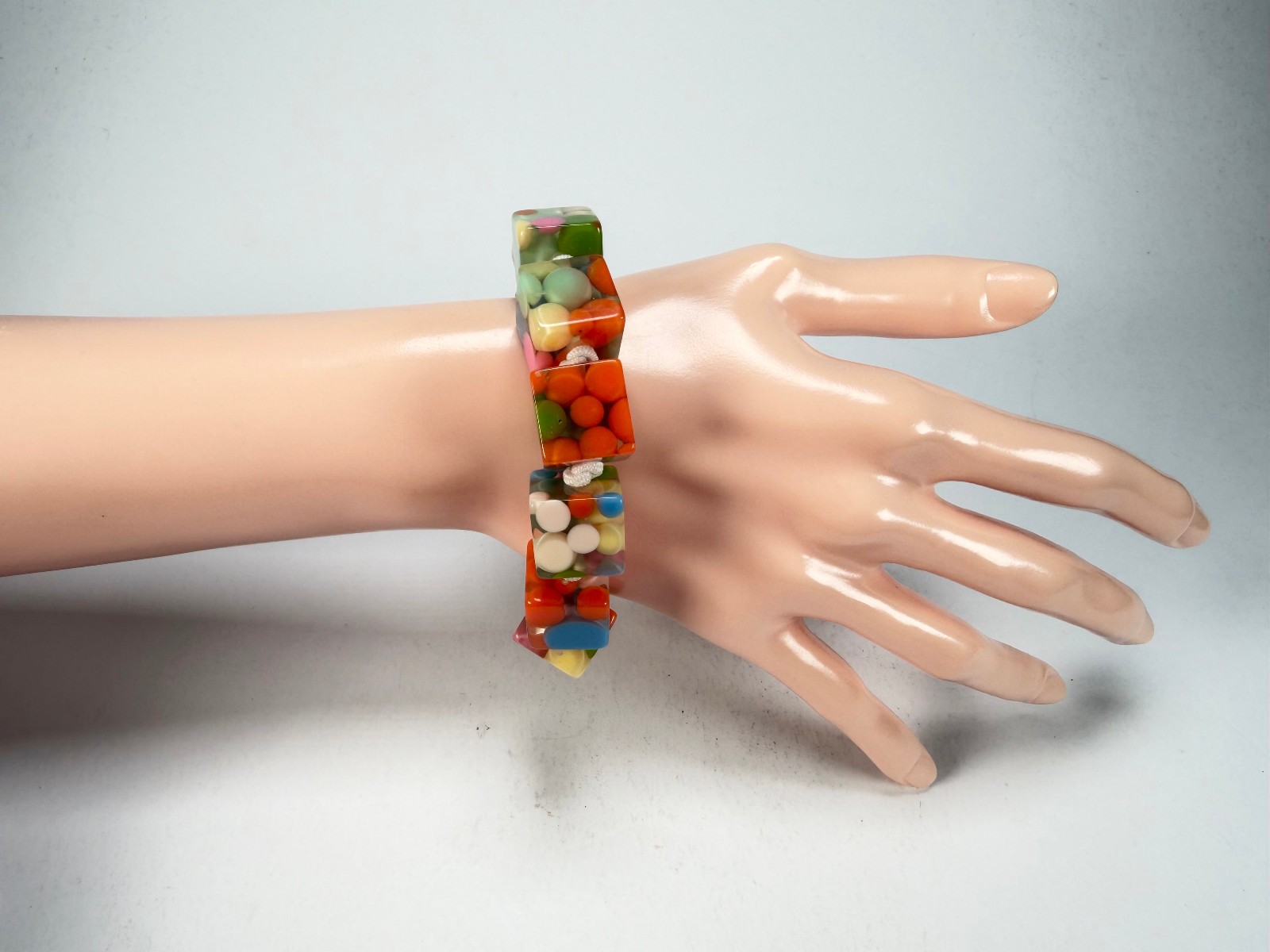 Jackie Brazil “Spots” Spotted Cubes On Elastic Resin Bracelet ( B1284 )
