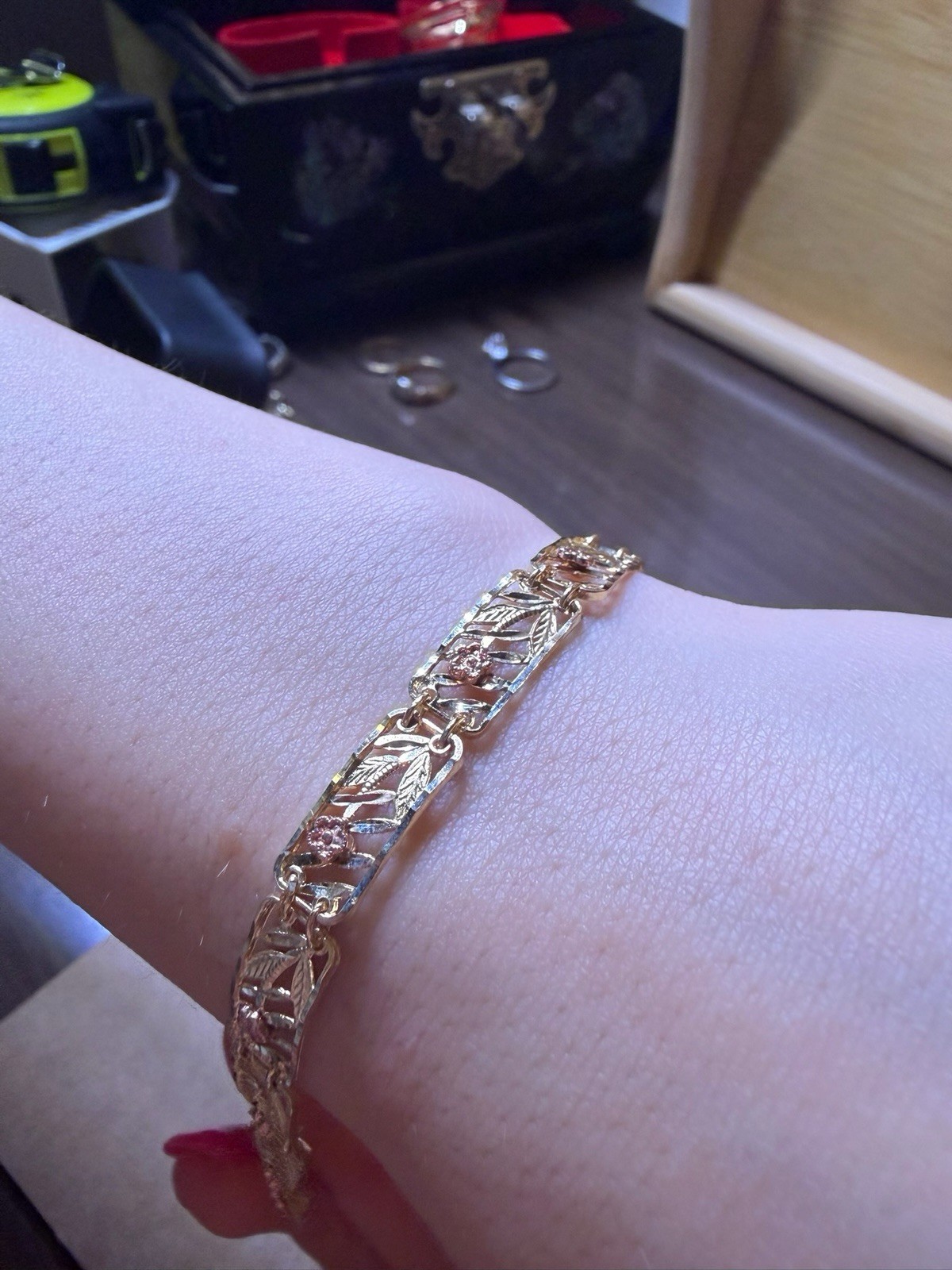 Vintage 10k Two Tone Yellow & Rose Gold Diamond Cut Floral Link Bracelet- 7 inch