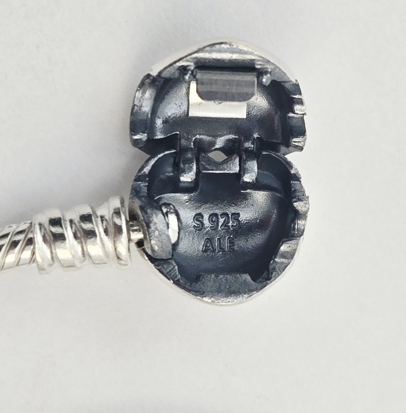 Pandora Moments Sterling Silver Snake Chain Heart Clasp Charm Bracelet 9″ – 17g