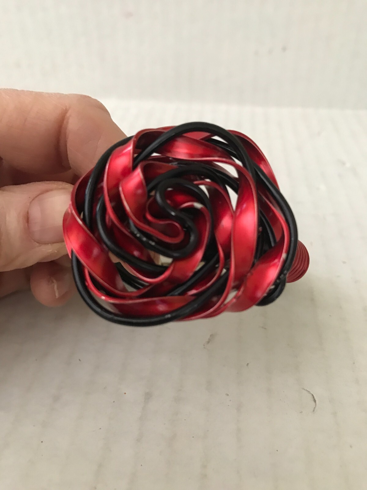 UNUSUAL ENAMEL OVER METAL RED AND BLACK ROSE FLOWER BRACELET