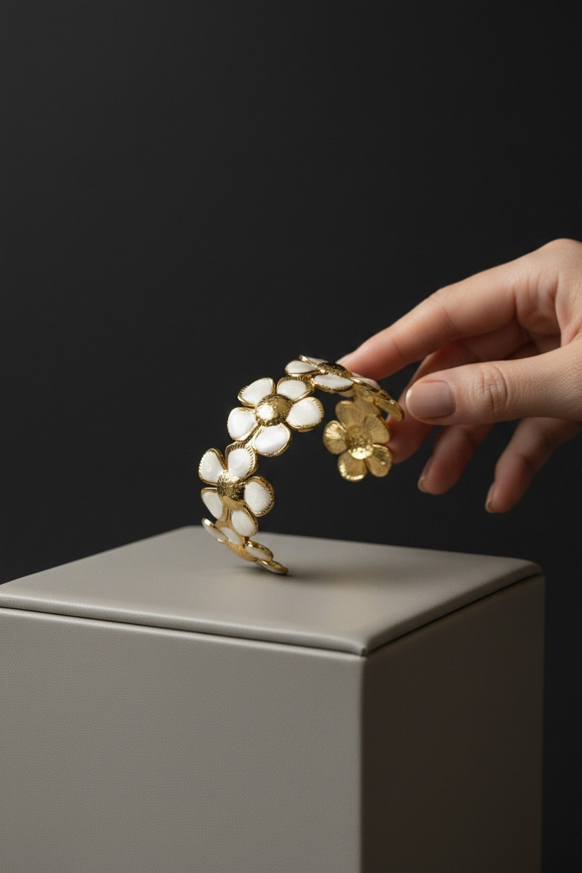 Minimalist Floral Cuff Bracelet Gold Plated Daisy Flower Bangle Elegant Women