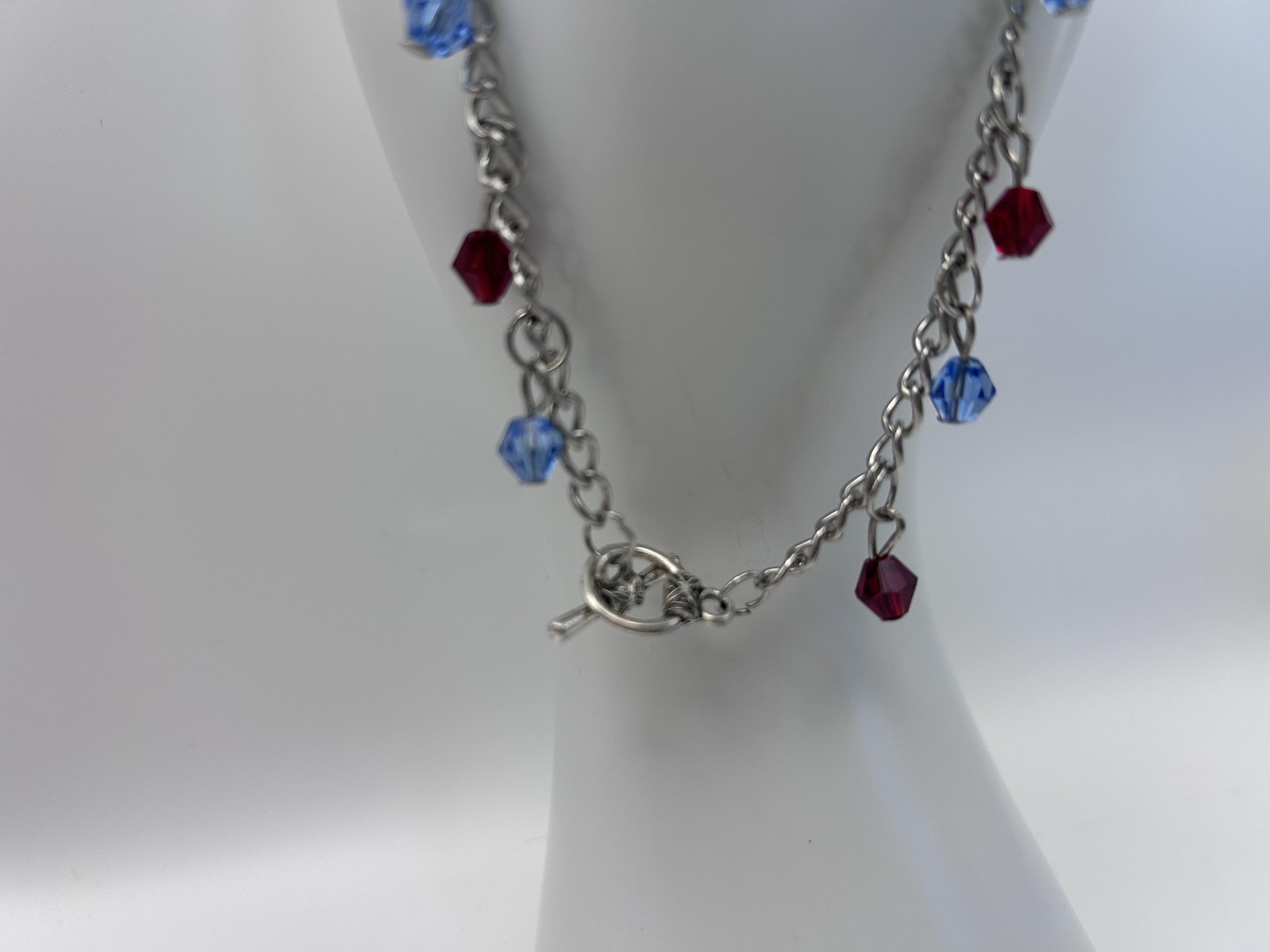 Bracelet Silver Tone Chain Red Blue Glass Bead Charm Toggle Multicolor Jewelry