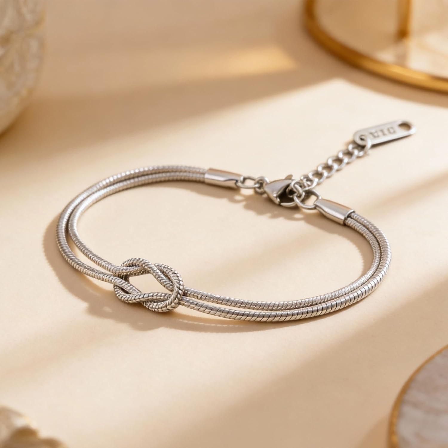 Birthday Gifts for Friends Female – Love Knot Friendship Bracelets Gift for Wome