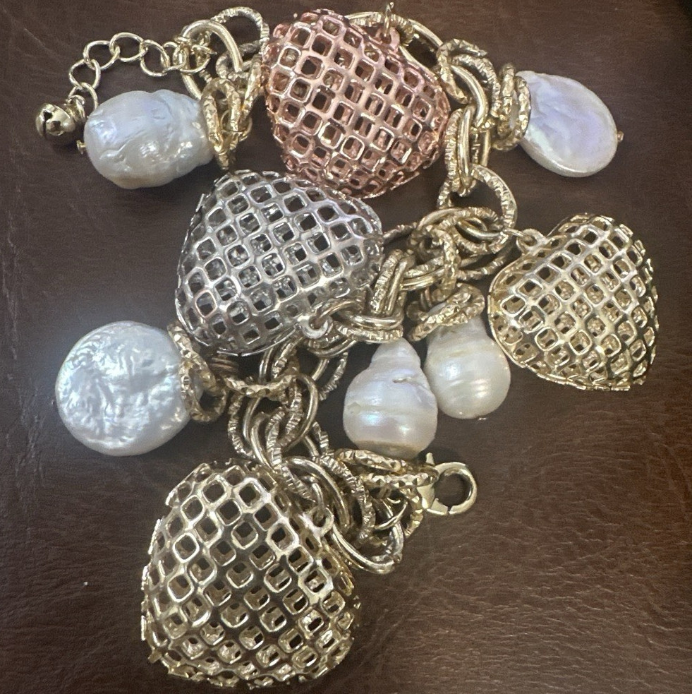 Gold Tone Cable Chain Charm Bracelet Heart Dangles White Faux Pearl 8in