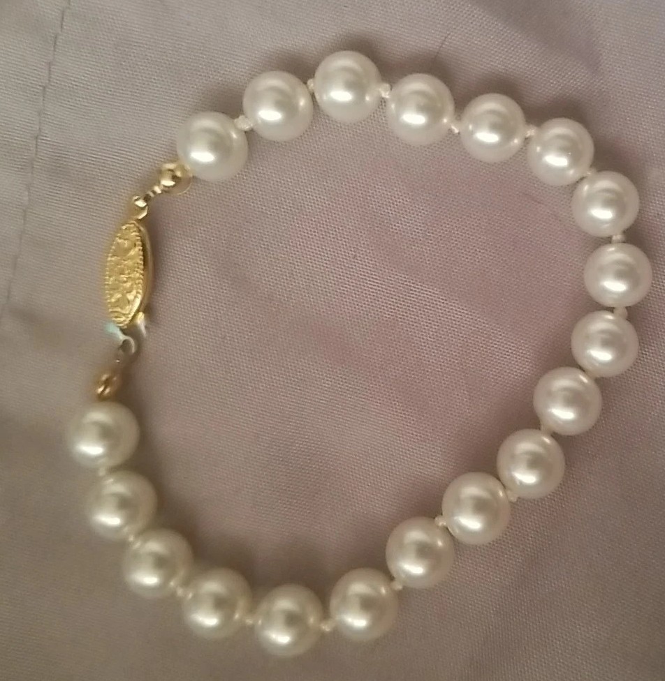 faux pearl bracelet stunning white hand knotted 5 in