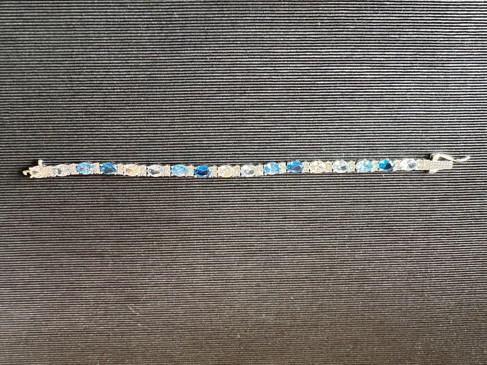 GLD 7″ TENNIS BRACELET 5 mm Blue Mixed Oval Cut Cubic Zirconia White Gold Plate
