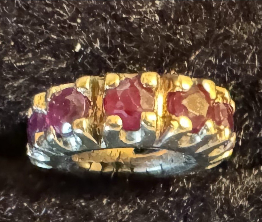 Nancy Brown Storywheels 14k Gold authentic Ruby Charm Round Stone Prong