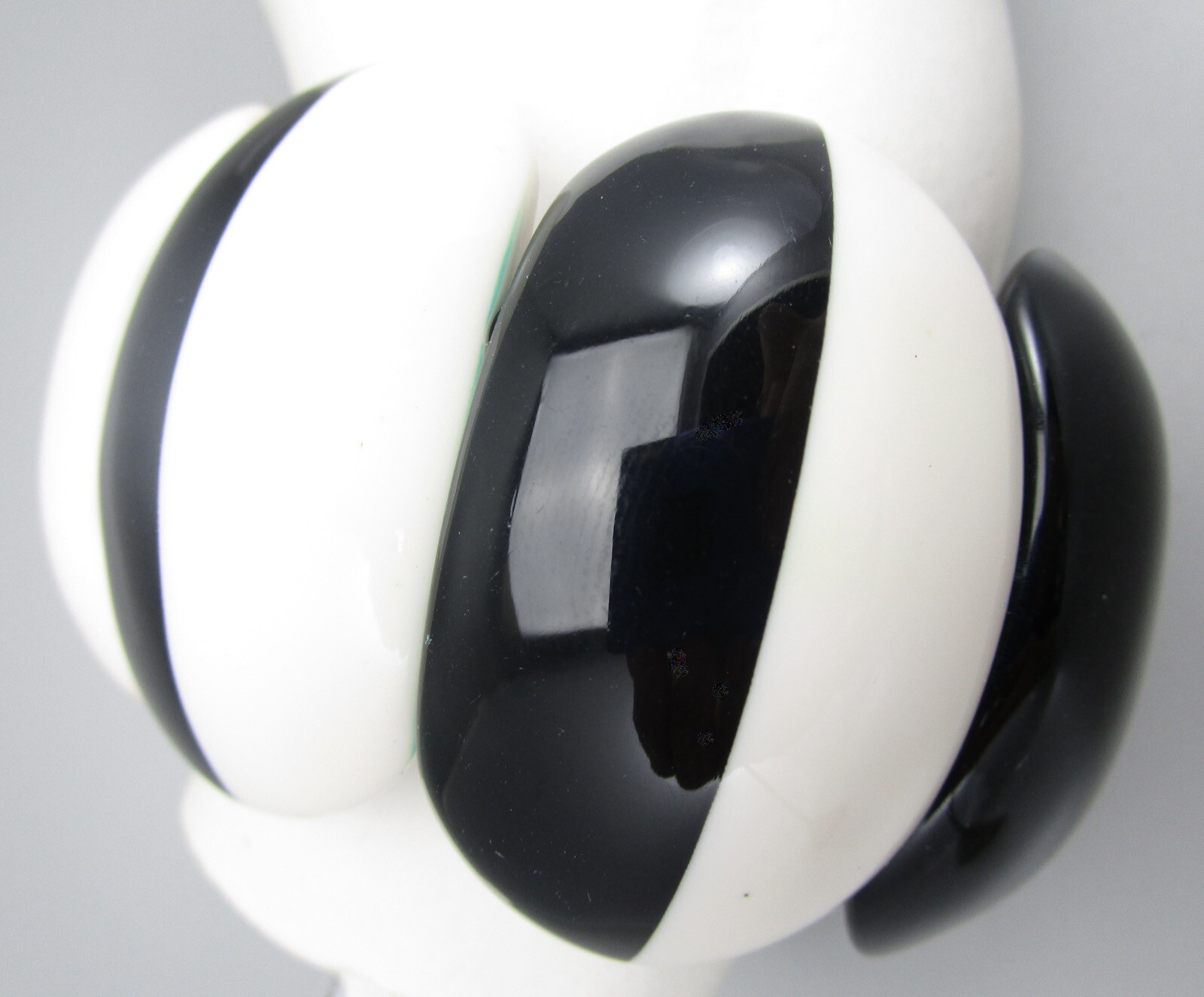  BOLD MARION GODART BLACK & WHITE STRIPED PANEL RESIN STRETCH BRACELET – FRANCE