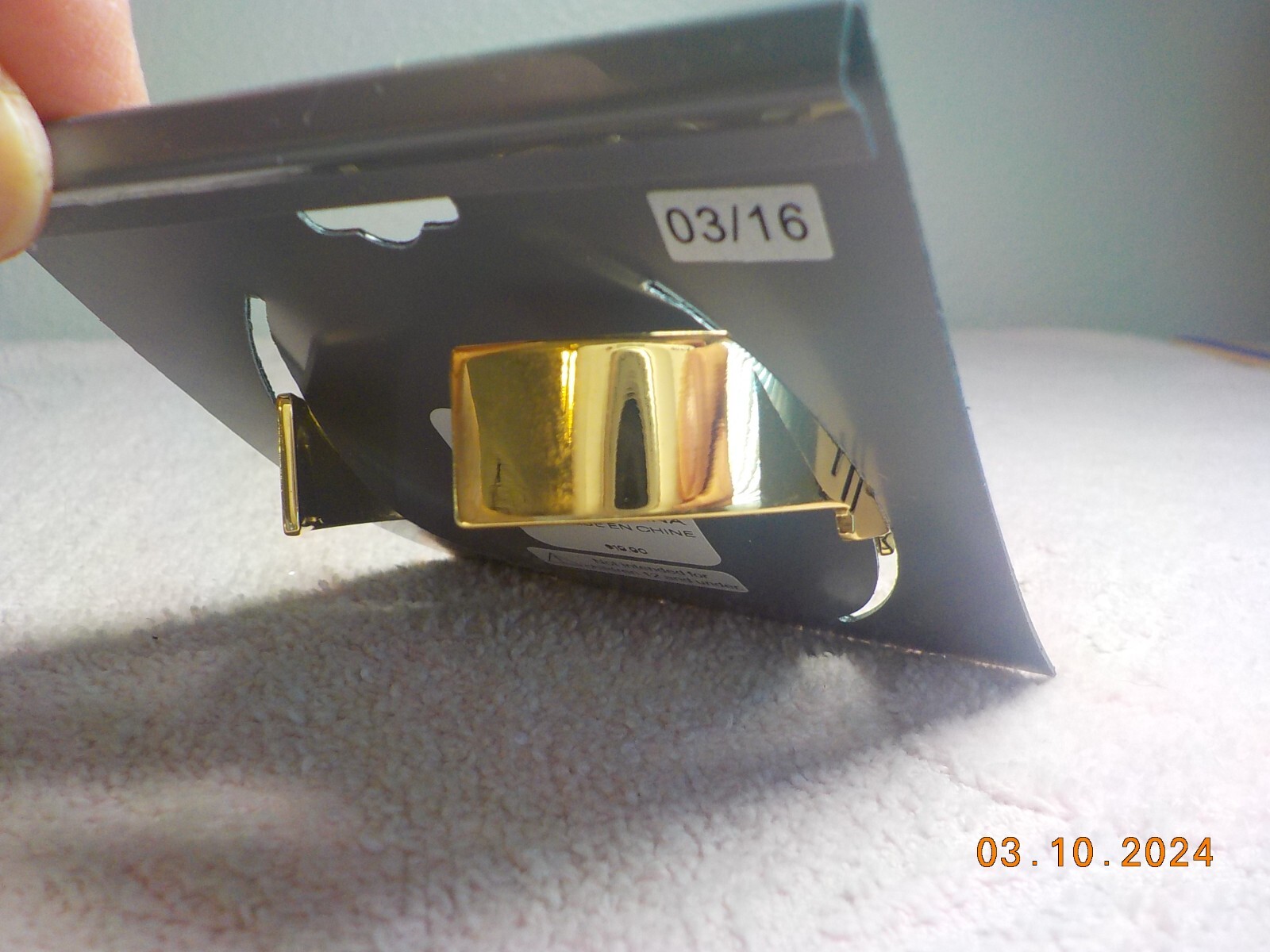 EXPRESS BRAND GOLDTONE METAL OPEN CUFF WITH CHEVRON/DIAMOND DESIGN NEW ON CARD