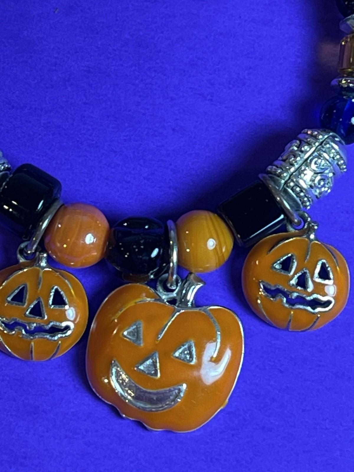 Halloween Themed 6.5 Inch Charm Bracelet Silver Tone Charm Pumpkins Glass Beads