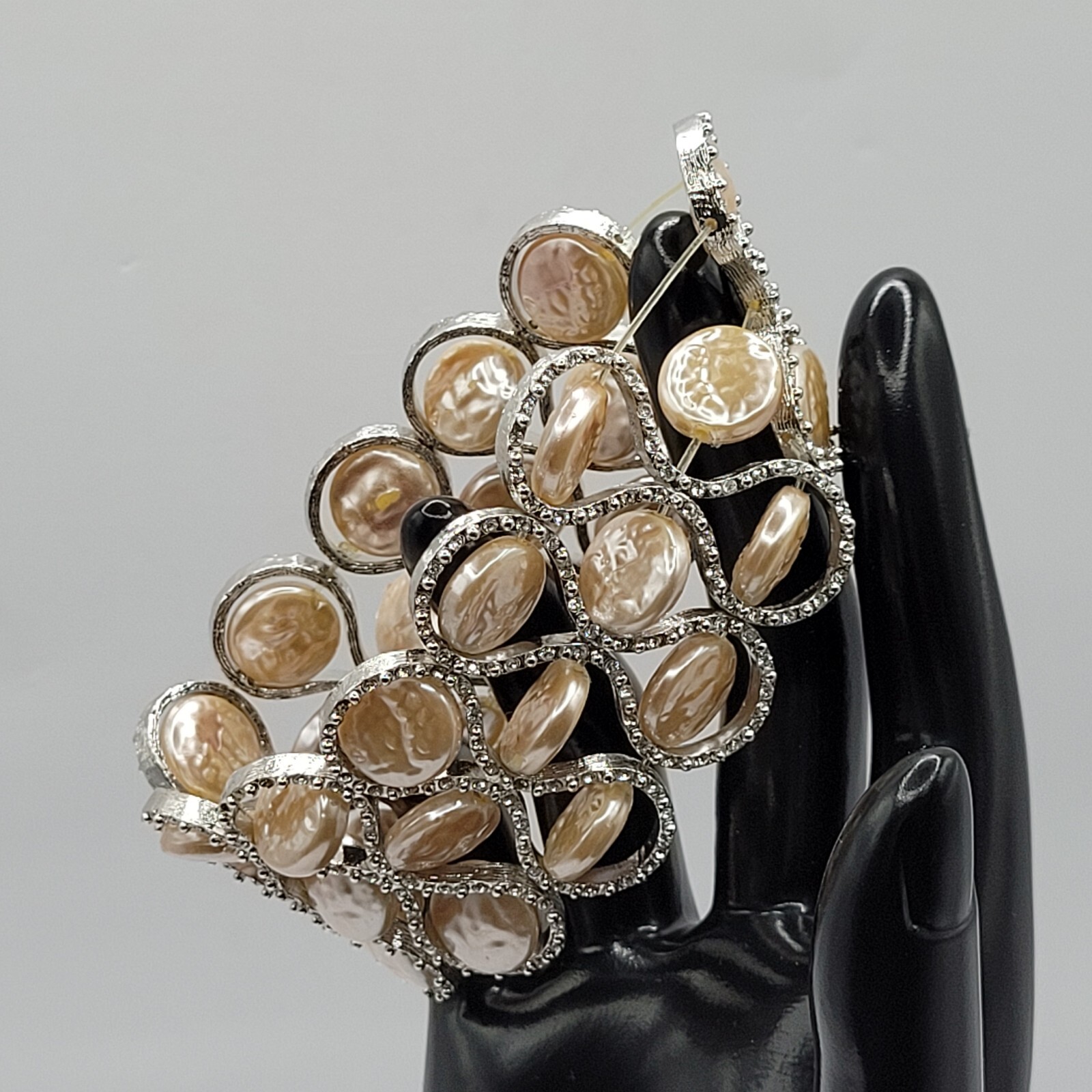 3 Strand PALE PINK PEACH Disc Wide Ornate Figure 8 Silver Tone Bracelet