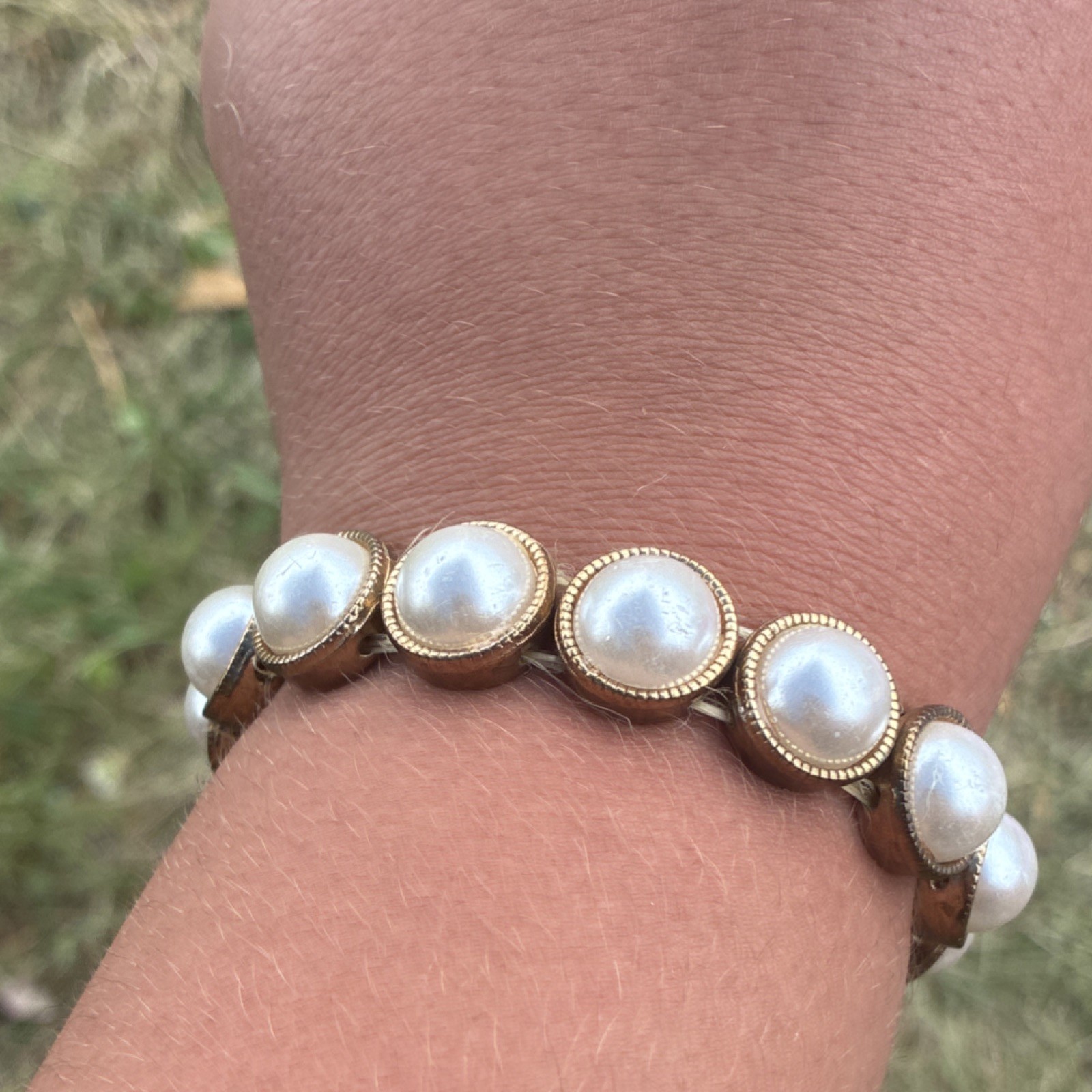 Gold Tone White Simulated Pearl Bezel Set Beaded Stackable Link Bracelet