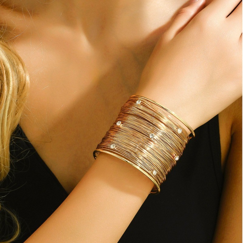 Women’s Golden Open-End Wide Bangle Zinc Alloy Zircon Embellishment Bracelet