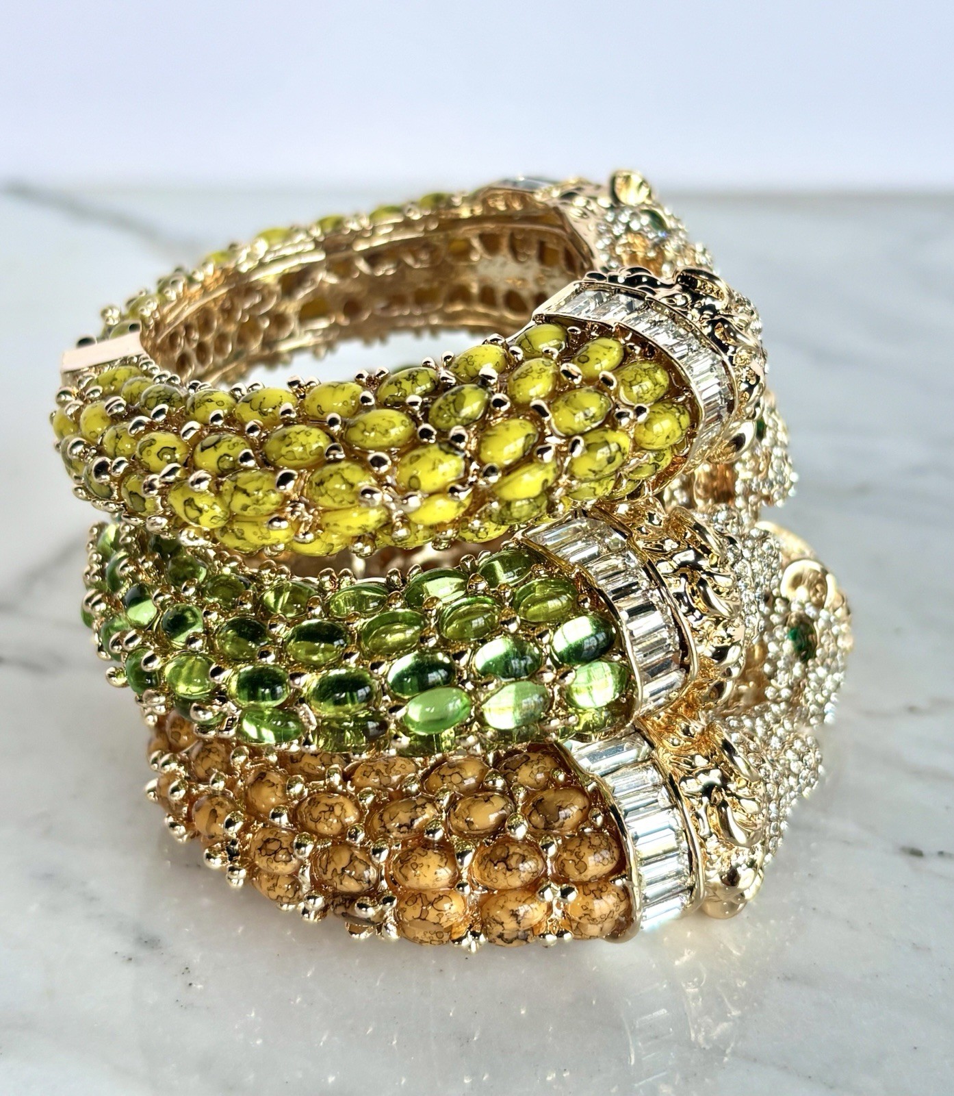 PANTHER FELINE EMERALD GREEN CRYSTALS HINGED CUFF BRACELET GOLD TONE BAGUETTES