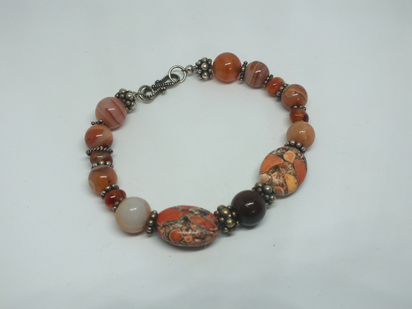 Beautiful Clasp Bracelet Slver Tone Orange Brown Marbled Glass Beads 7 3/4″ Long