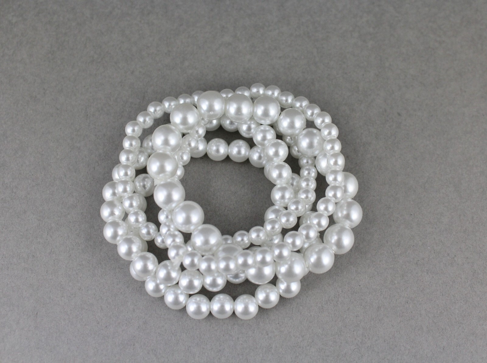 White faux pearl bracelet set pack of 5 bead stretch beads beaded 6mm 8mm 9mm