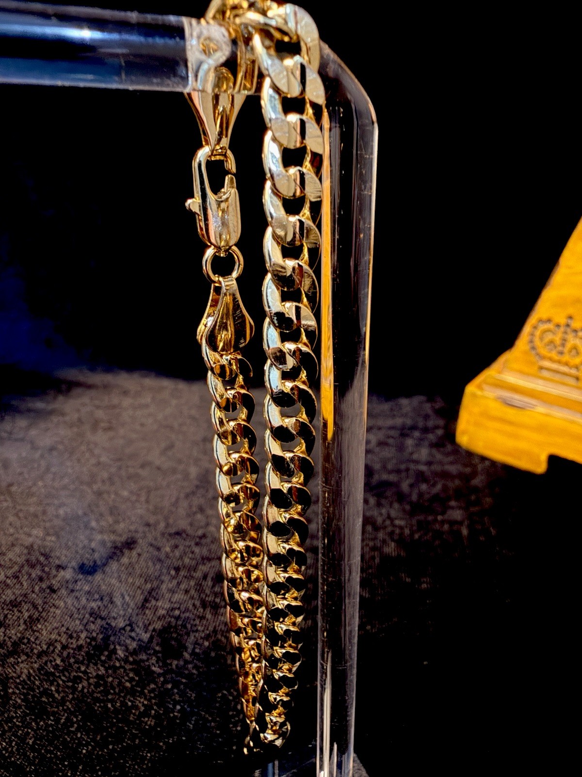 Beautiful 14K Gold Filled Stamped Cuban bracelet, 8in 7mm. Everyday Wear Piece