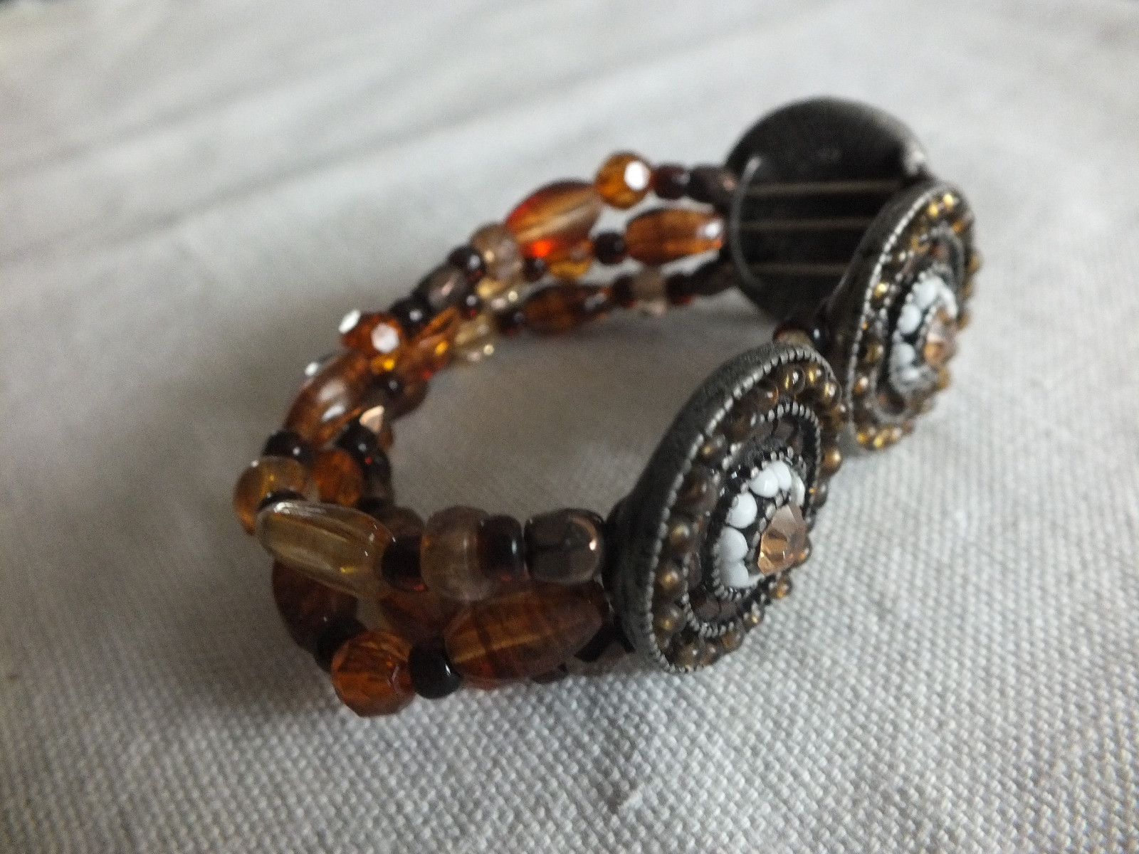 Beautiful Stretch Bracelet Silver Tone Amber Gold Brown Beads Rhinestones 1″ W