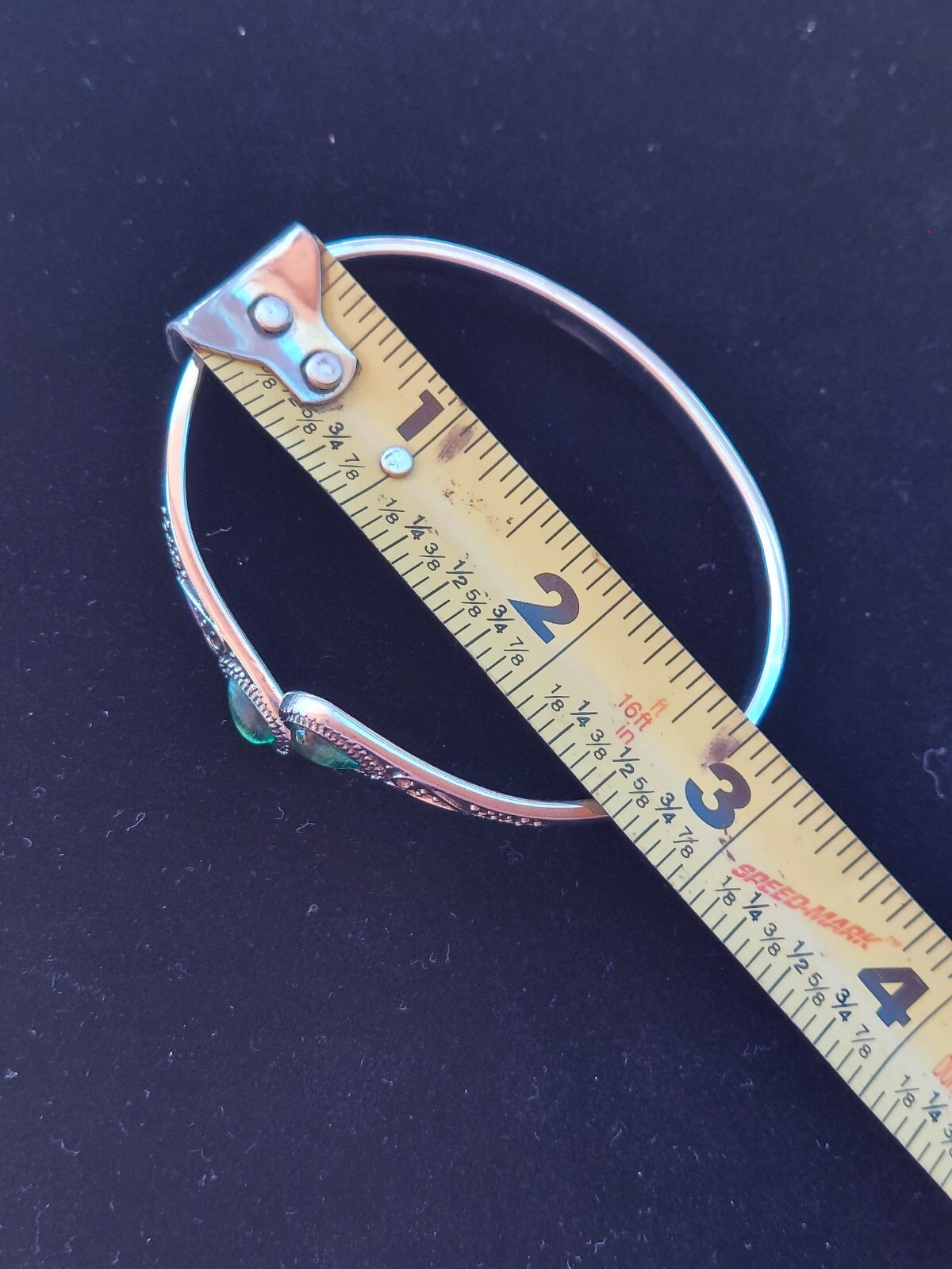 Flexable zinc alloy bangles with colored stones