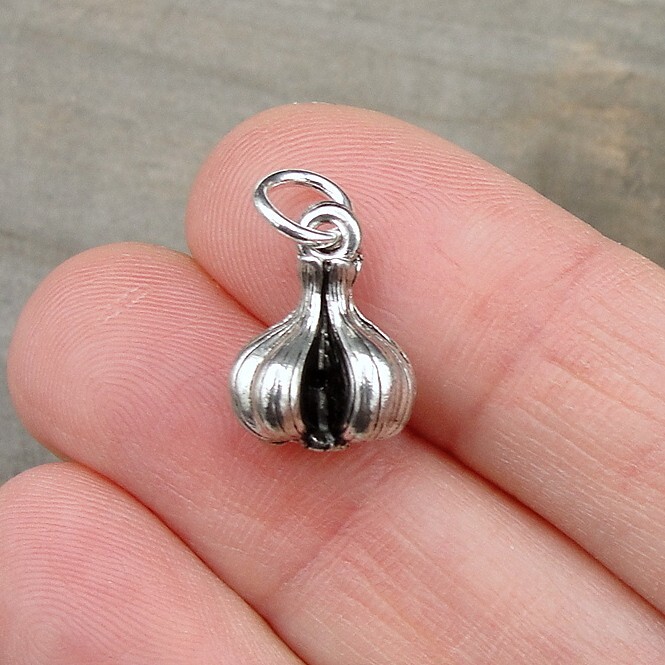 Silver Garlic Charm – Garlic Bulb Charm – Garlic Clove Charm – Ward off Vampires
