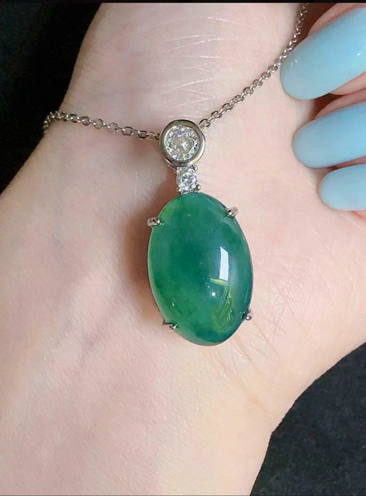 Beautiful Natural grade A jadeite oval pendant