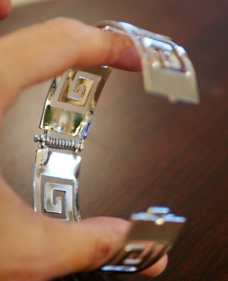 NEW Women’s Fashion Cuff Hinge Bracelet Bangle jewelry Greek Key Silver