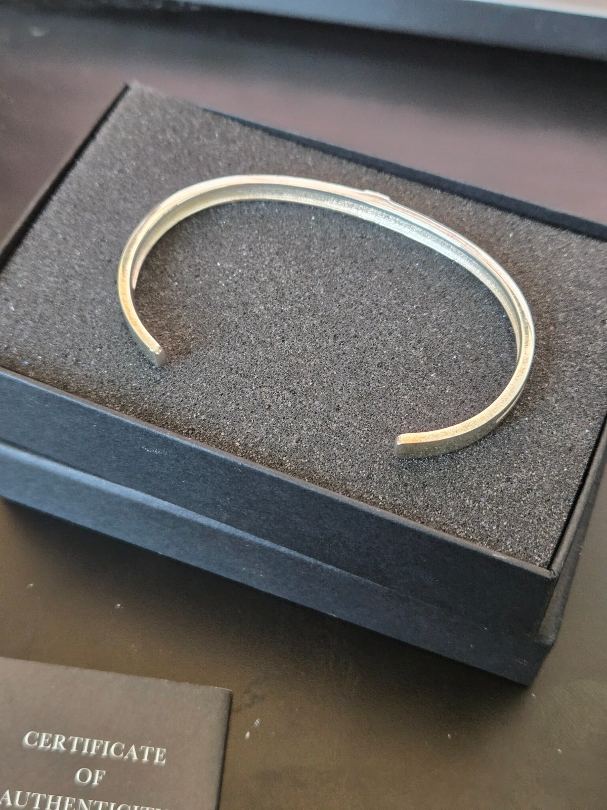 FINAL FANTASY VII Silver Bangle – SHINRA MATERIA TYPE C (Emerald + Citrne)