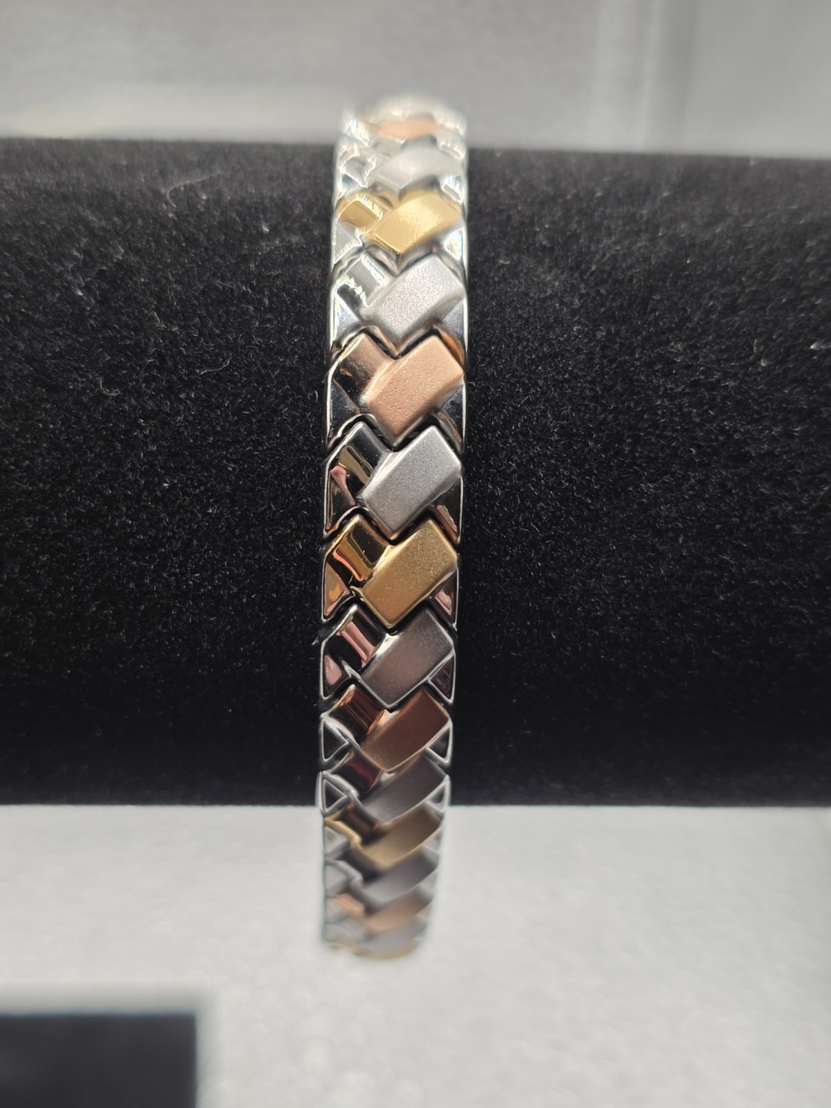 Tri-Tone Geometric Chain Bracelet Silver Gold Copper Push Lock Closure