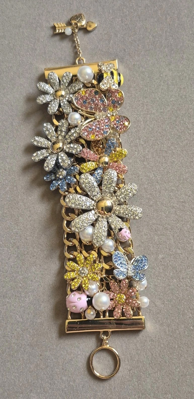 Betsey Johnson chunky flowers crystals toggle clasp bracelet