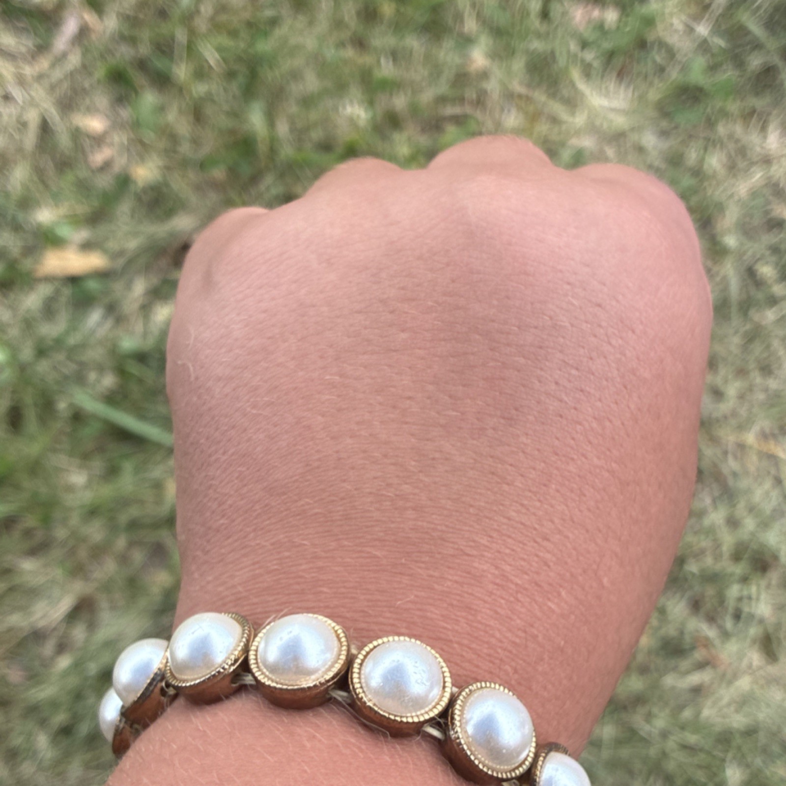 Gold Tone White Simulated Pearl Bezel Set Beaded Stackable Link Bracelet