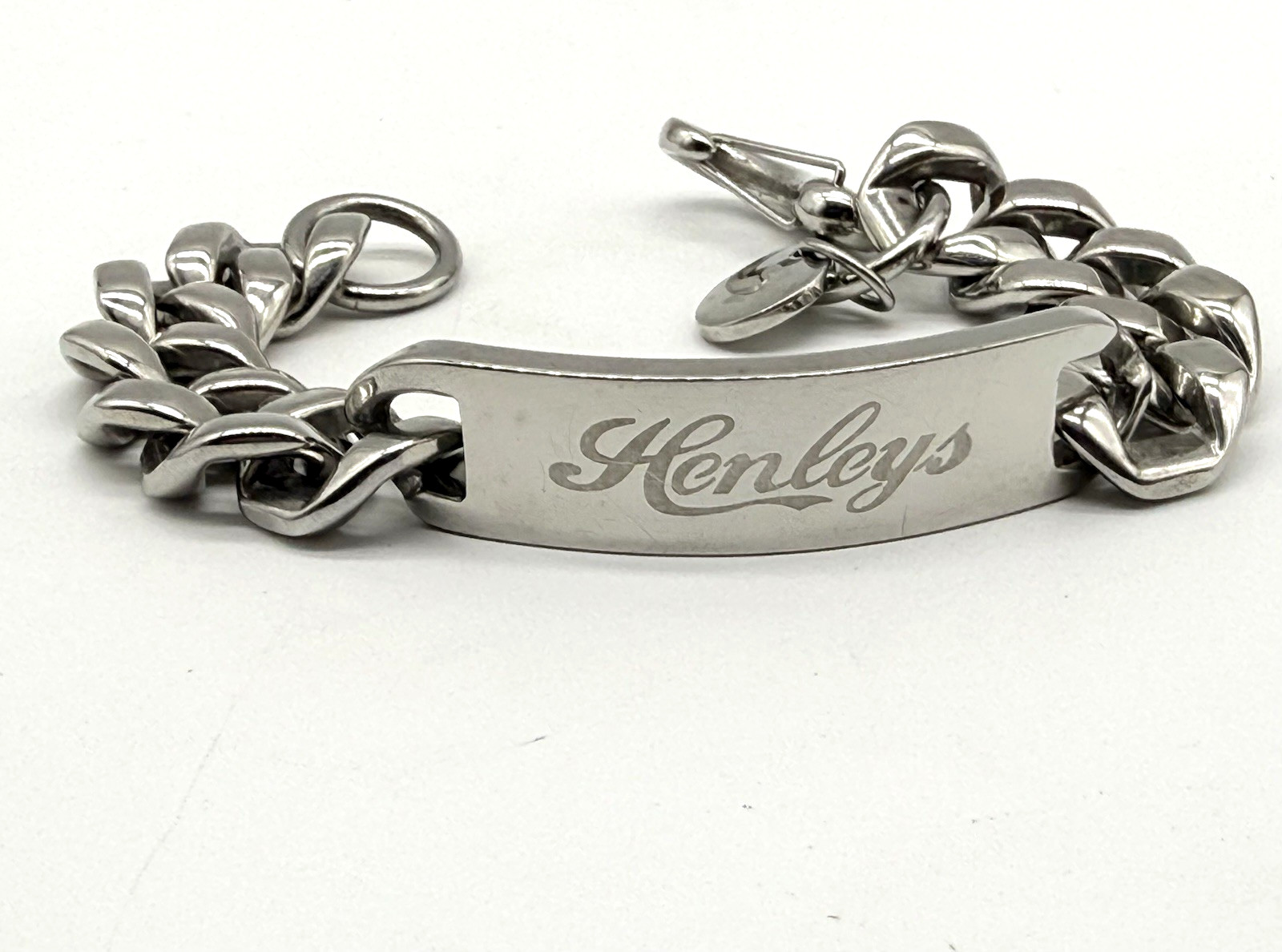 HENLEYS Men’s Chunky Stainless Steel Identity ID Bracelet Signed 8 inches Urban