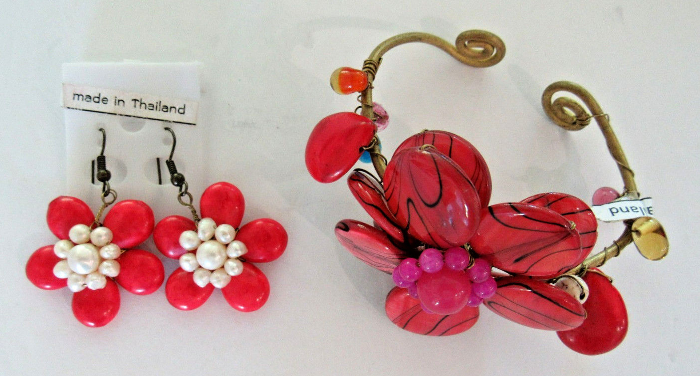 NWT Beaded Jewelry Bracelet & Earrings (made in Thailand)