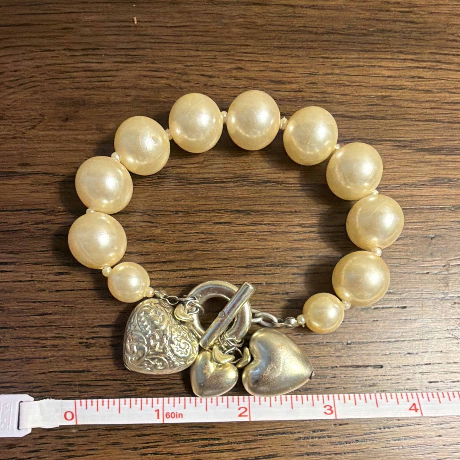 Cream Imitation Pearl Beaded Heart Dangle Charm Bracelet Toggle 8 in Silver