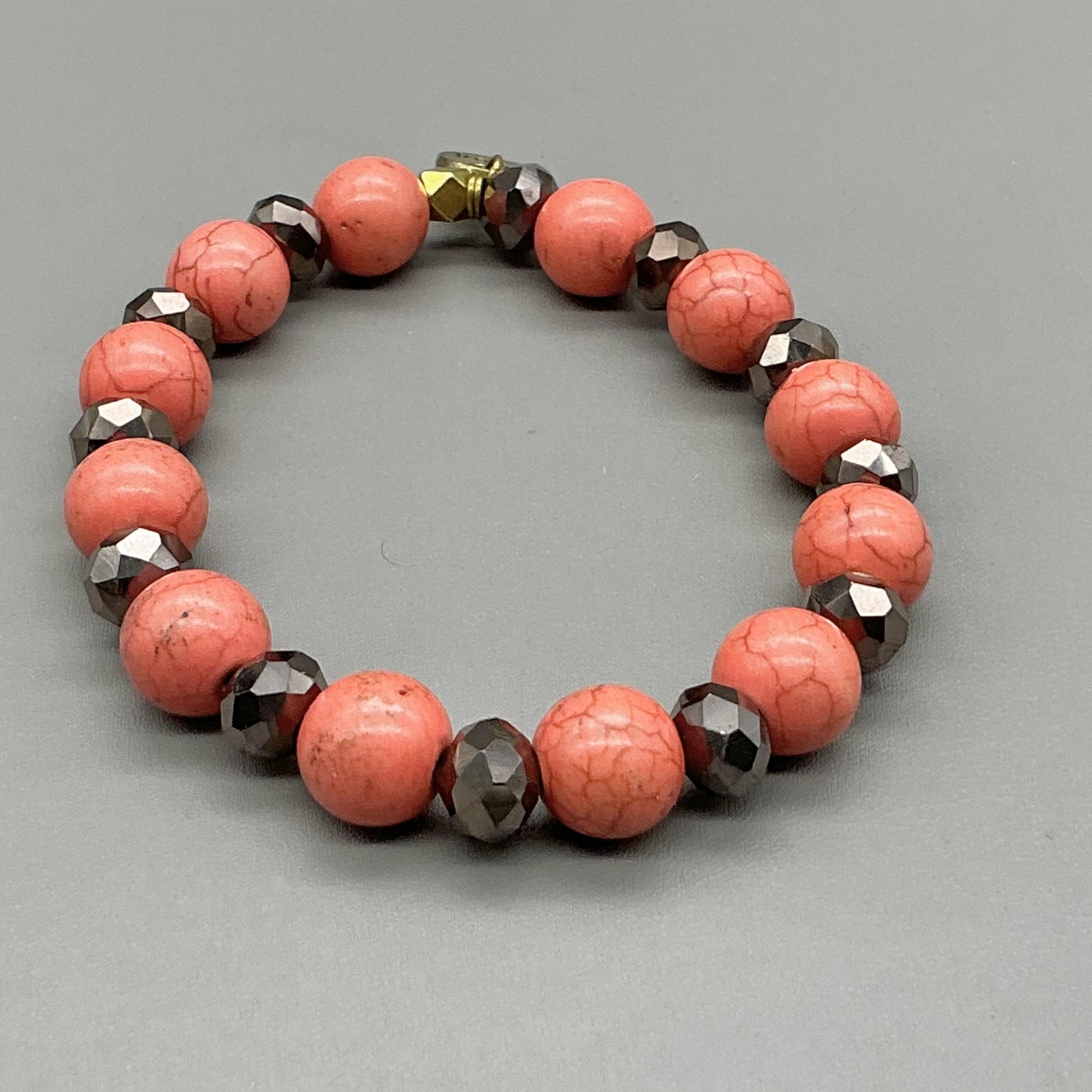 Erimish Bracelet Pink Stone Beaded Stretch Gold Tone Charm Womens Boho 6 Inch