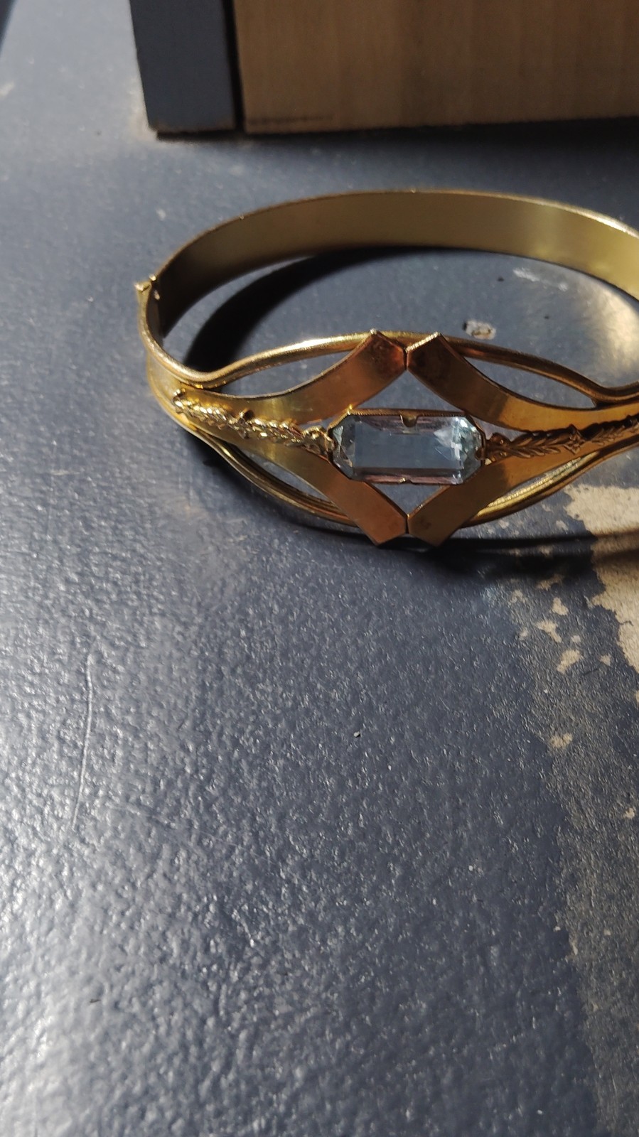 Gold Tone Metal Bangle Bracelet Clear Rectangular Stone Geometric Design
