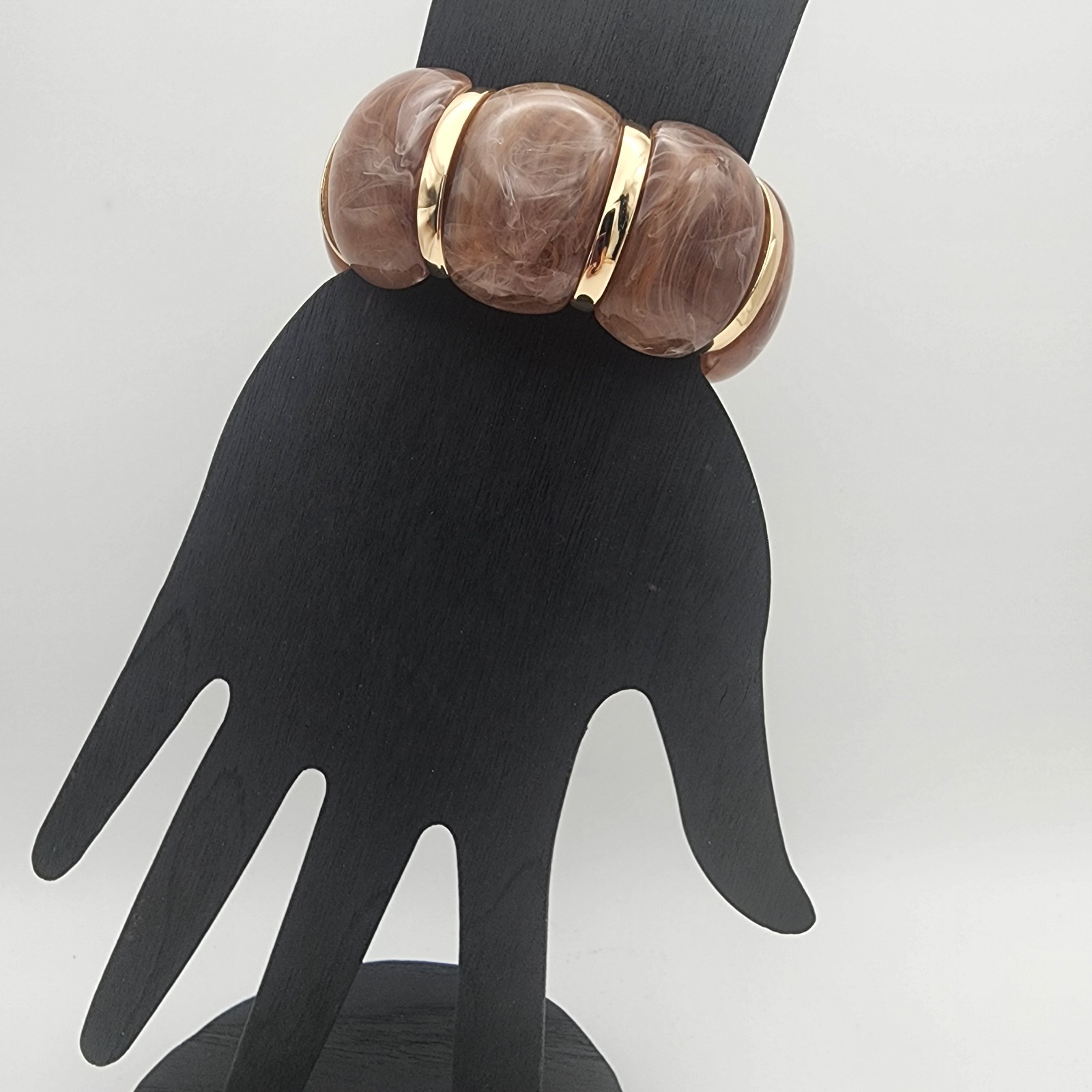 Dillard’s Chunky Marbled Brown Resin Stretch Bracelet Gold Tone Spacers 94g NWT