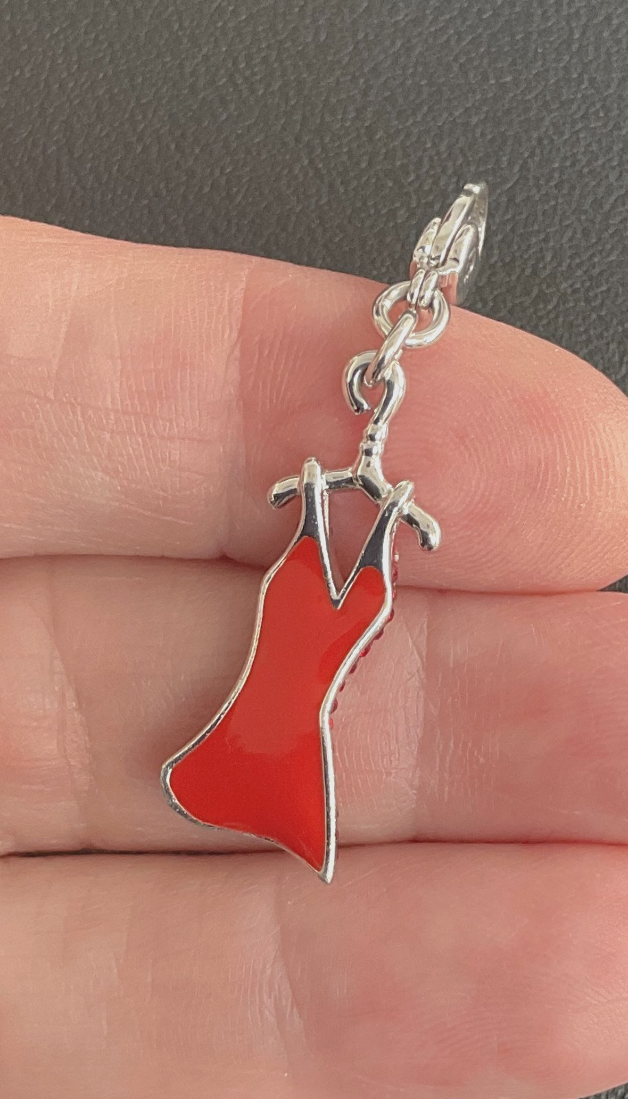 GENUINE Swan Signed SWAROVSKI “Go” Red Dress Charm – #957027