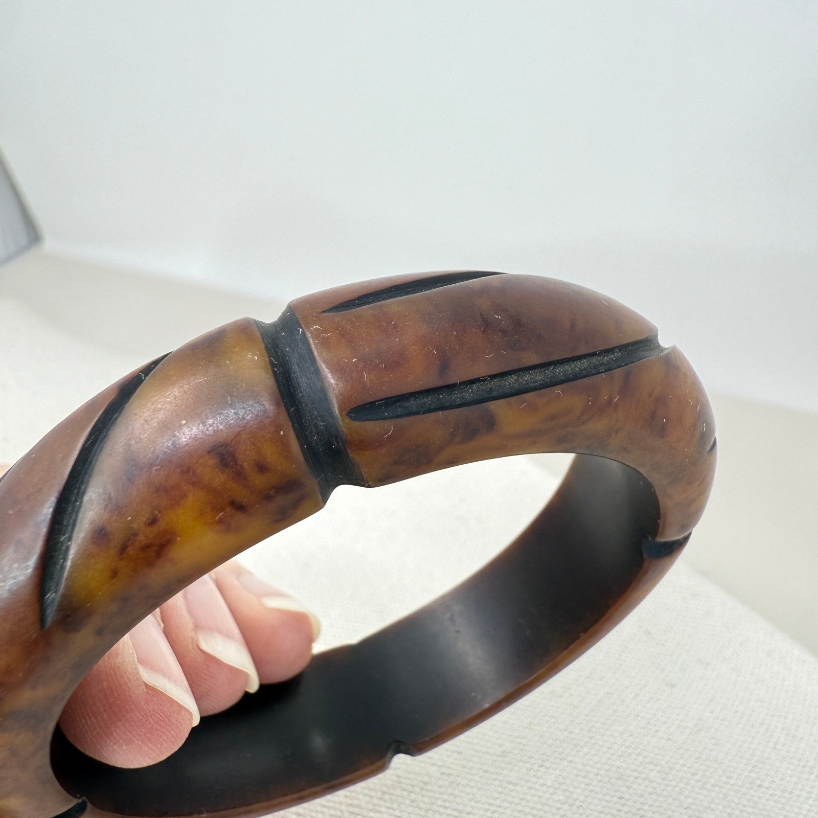 Bakelite Bangle & Earrings Overdyed Marbled Caramel Bamboo Carved Bracelet VTG