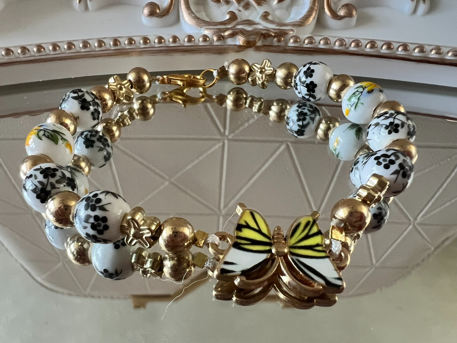 handmade non elastic butterfly women folwer stone beads & golden accent bracelet
