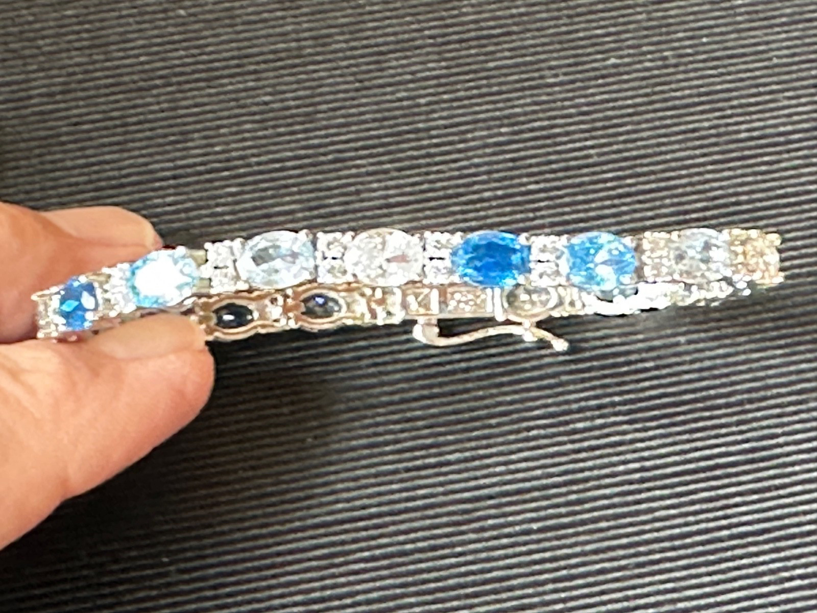 GLD 7″ TENNIS BRACELET 5 mm Blue Mixed Oval Cut Cubic Zirconia White Gold Plate