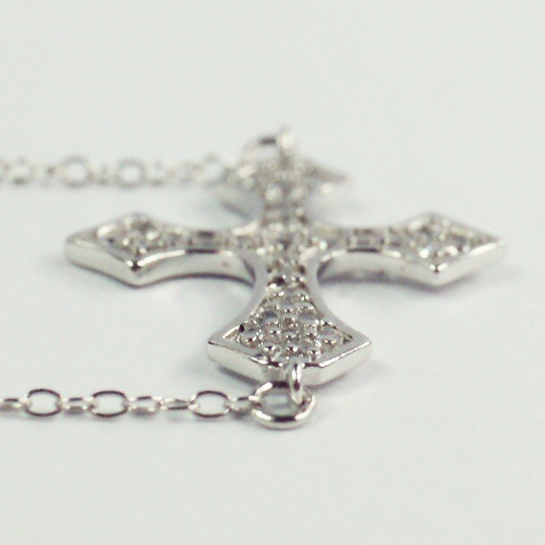 Sterling silver white/colorless CZ pavé cable chain cross bracelet