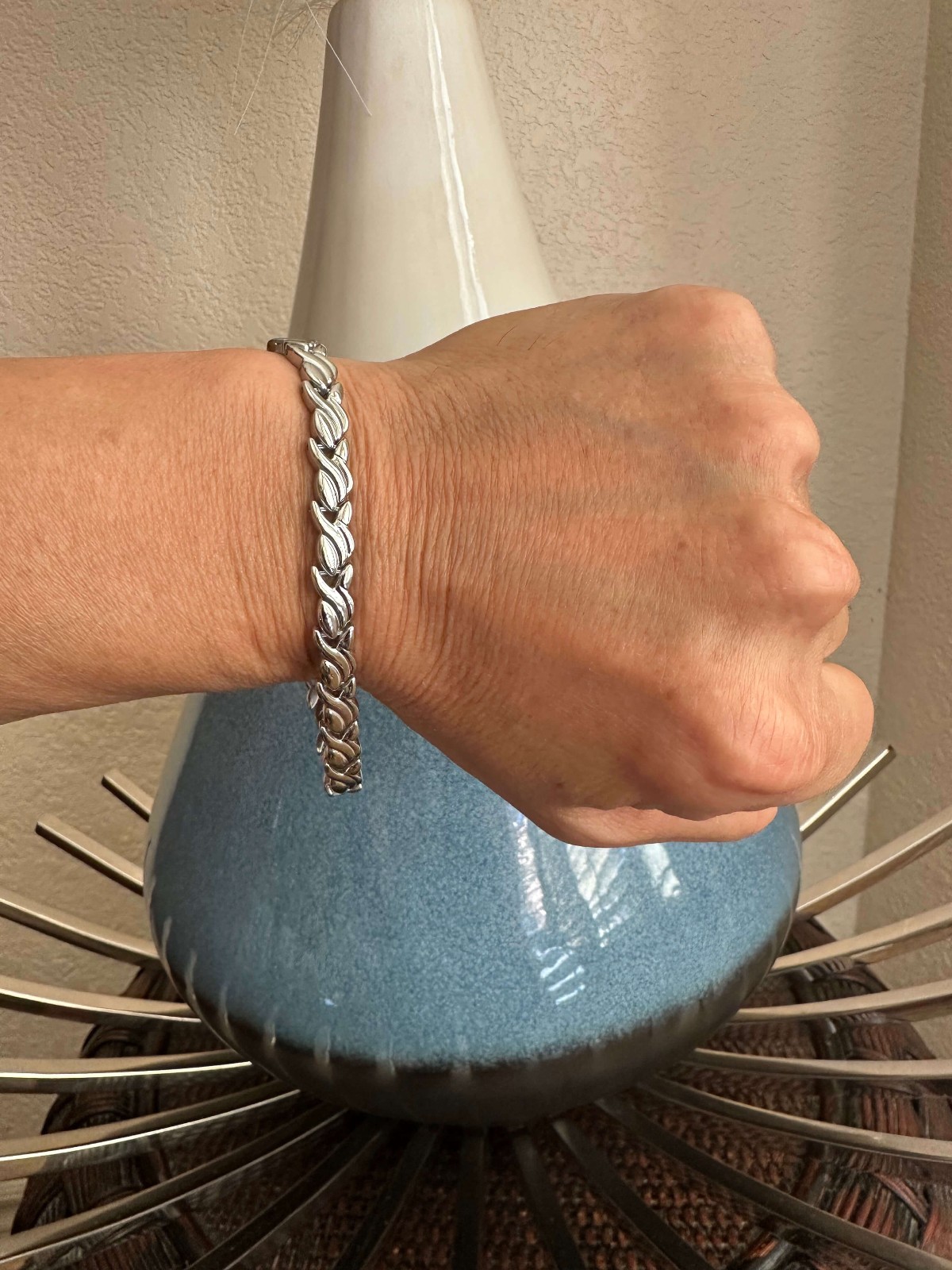 Swirl Silver Magnetic Bracelet Women 20 magnets Renew Energy Balance Power Joy