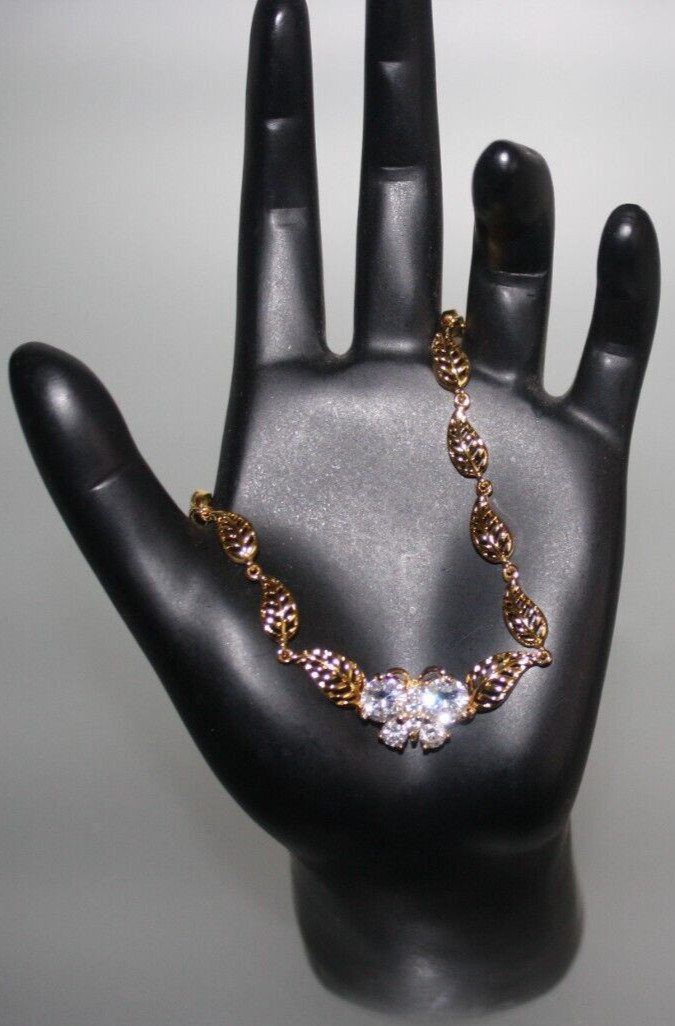 Gold Butterfly & Leaves Bracelet Crystal Stones Women’s Fashion Jewelry Beauty