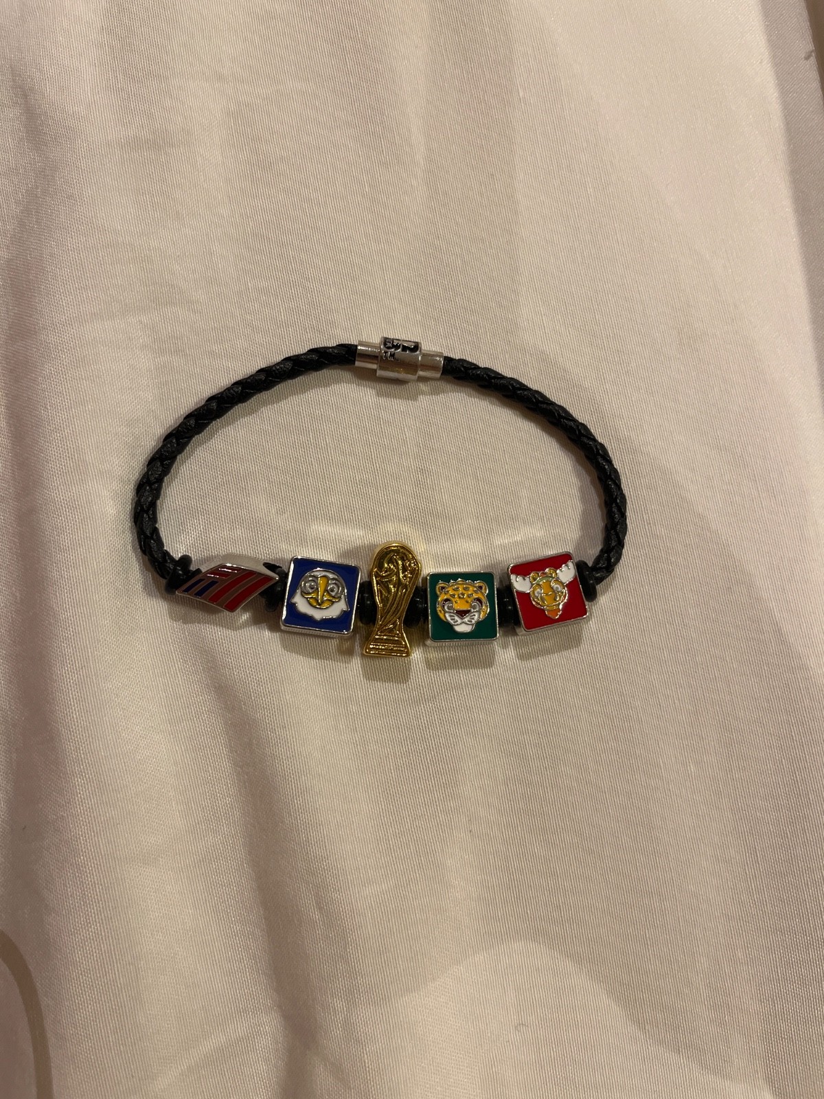 2026 FIFA World Cup bank of america bracelet/ fan band trophy version