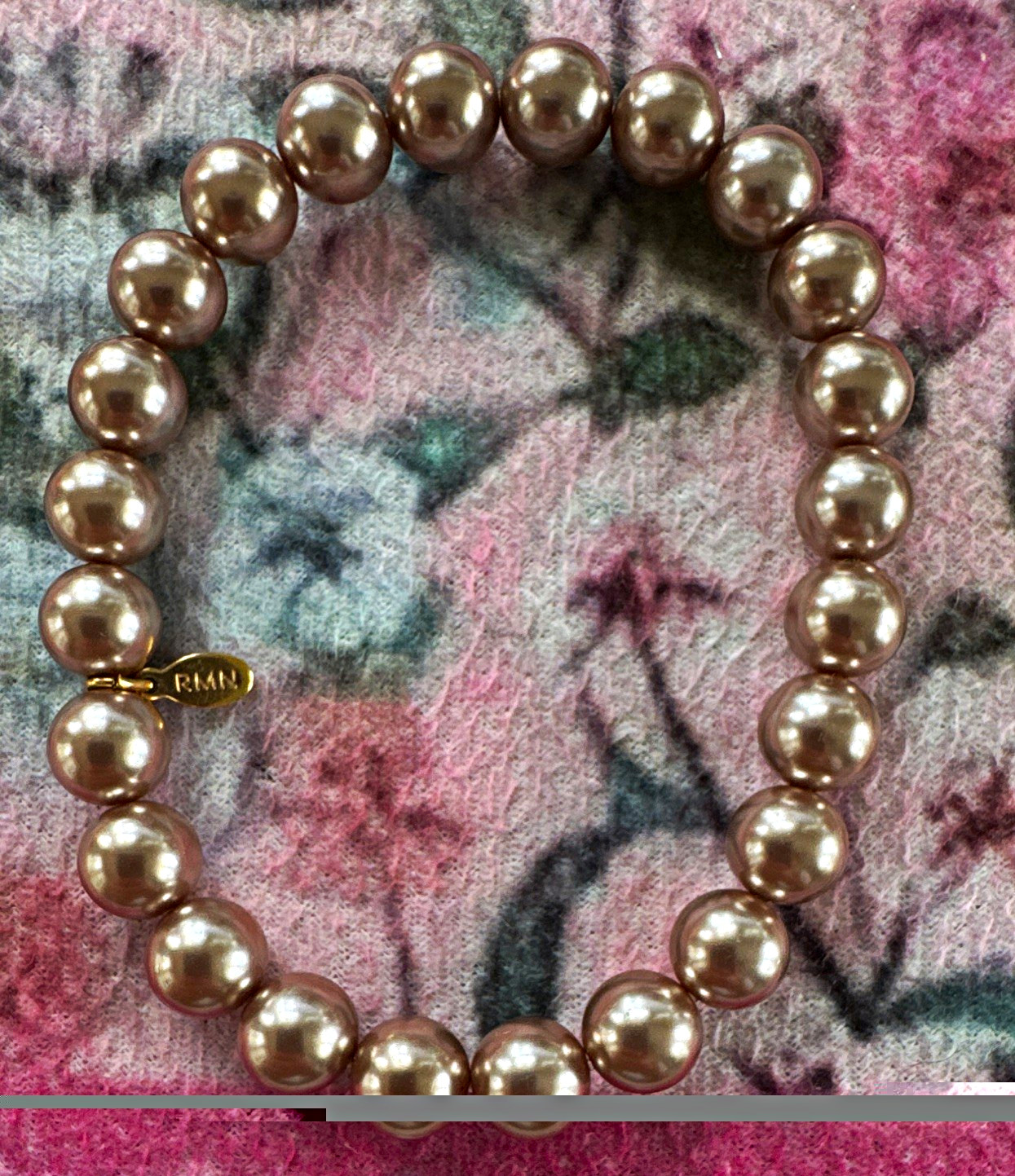 The Roman Company Imitation Pearl Round Stretch Bracelet No Clasp Signed