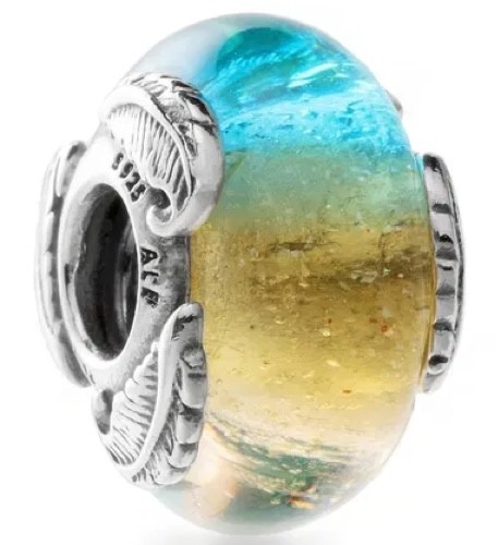 NWT 💕 Pandora Murano Glass and Curved Feather Charm 792577C00