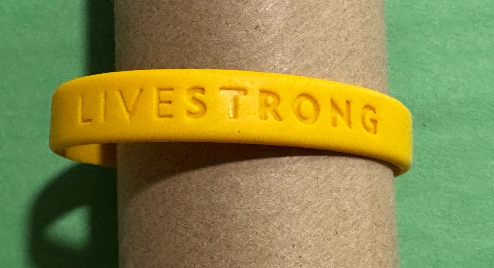 LIVESTRONG LIVE STRONG AUTHENTIC CANCER SUPPORT BRACELET Size L/XL 8″NEW!